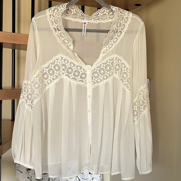 Sheer Button Up Blouse with Embellished Sleeves M - Picture 3 of 6